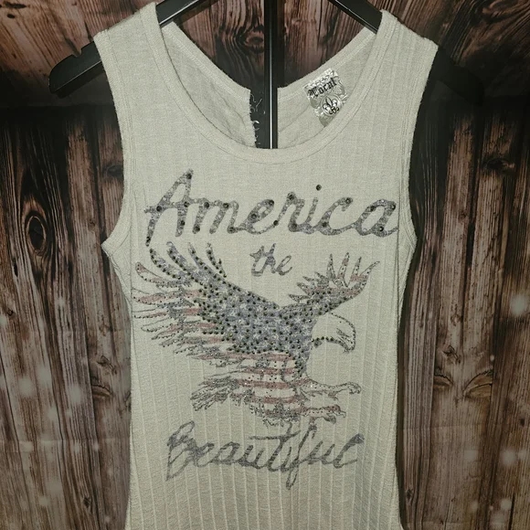 Vocal Cream Sleeveless Top with Eagle Design - Picture 1 of 4